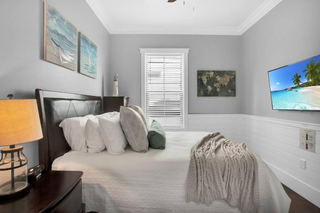 Large 4 Bedroom With Bunk Room And 2 Golf Carts! Destin Exterior photo