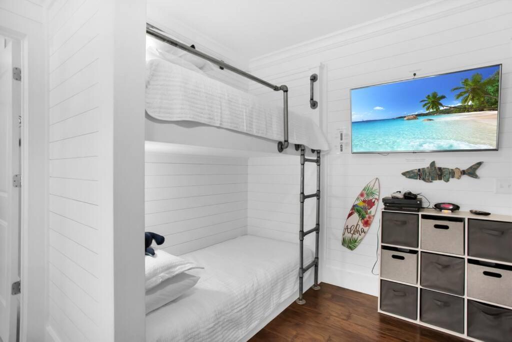 Large 4 Bedroom With Bunk Room And 2 Golf Carts! Destin Exterior photo