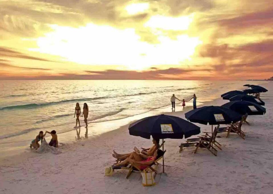 Large 4 Bedroom With Bunk Room And 2 Golf Carts! Destin Exterior photo