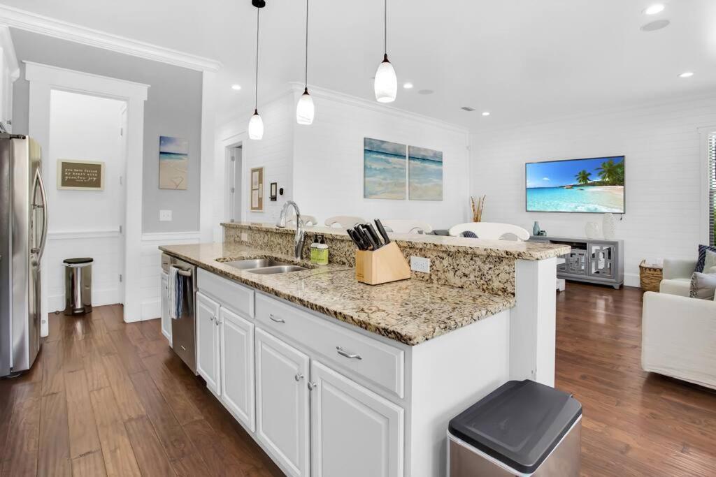 Large 4 Bedroom With Bunk Room And 2 Golf Carts! Destin Exterior photo