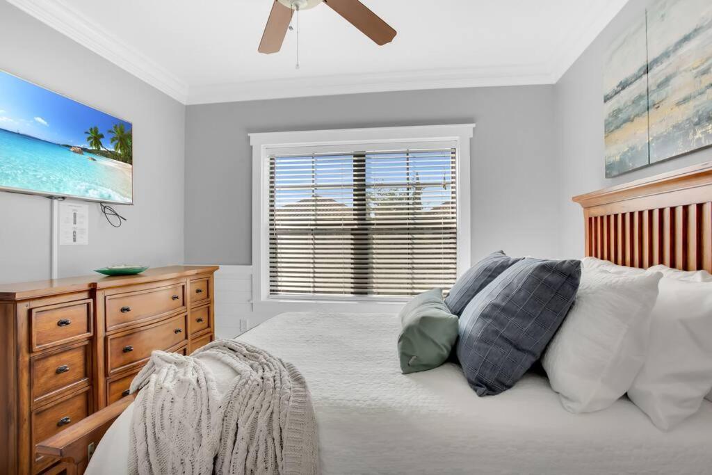 Large 4 Bedroom With Bunk Room And 2 Golf Carts! Destin Exterior photo