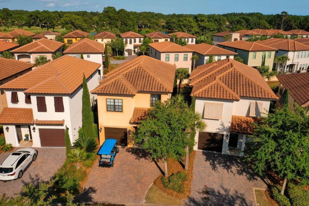 Large 4 Bedroom With Bunk Room And 2 Golf Carts! Destin Exterior photo